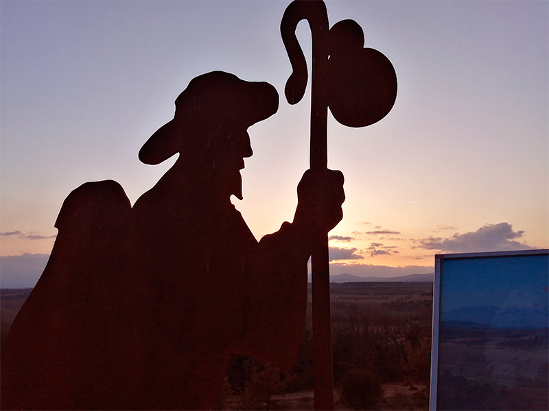 Efigio de peregrino en el mirador de Künig, de Villamejil, León.