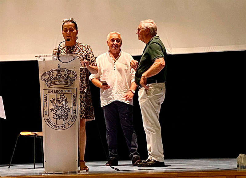 Inició la lectura la alcaldesa de Benavides de Órbigo Esperanza Marcos,